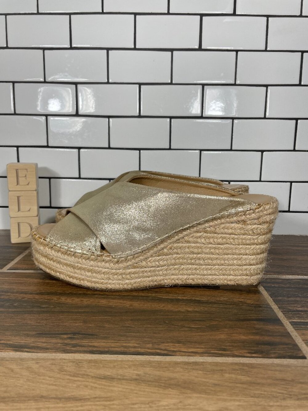 Franco Sarto Tiffany Shoes Womens Size 11 Gold Platform Wedge Espadrille Sandals